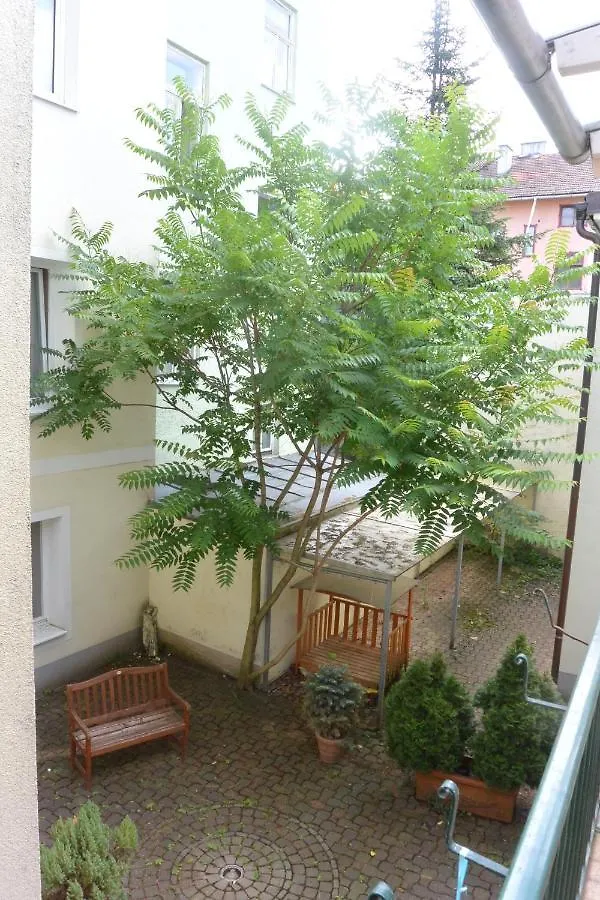 Adlerhof Bed & Breakfast Salzburg 2*,