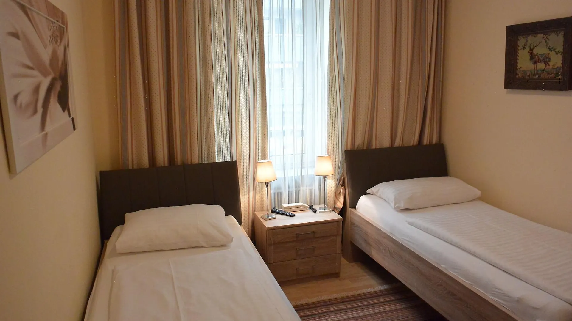 Adlerhof Bed & Breakfast Salzburg 2*,