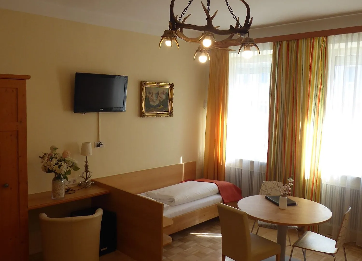 Adlerhof Bed & Breakfast Salzburg 2*,  Austria