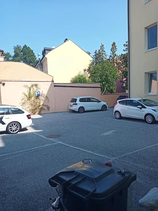 Adlerhof Bed & Breakfast Salzburg 2*,  Austria