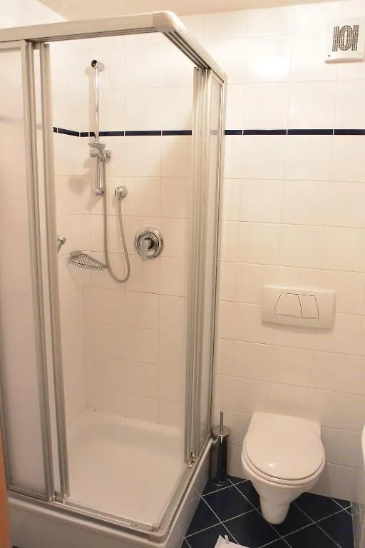 Adlerhof Bed & Breakfast Salzburg 2*,